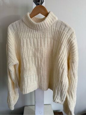 Guess Cropped Sweater